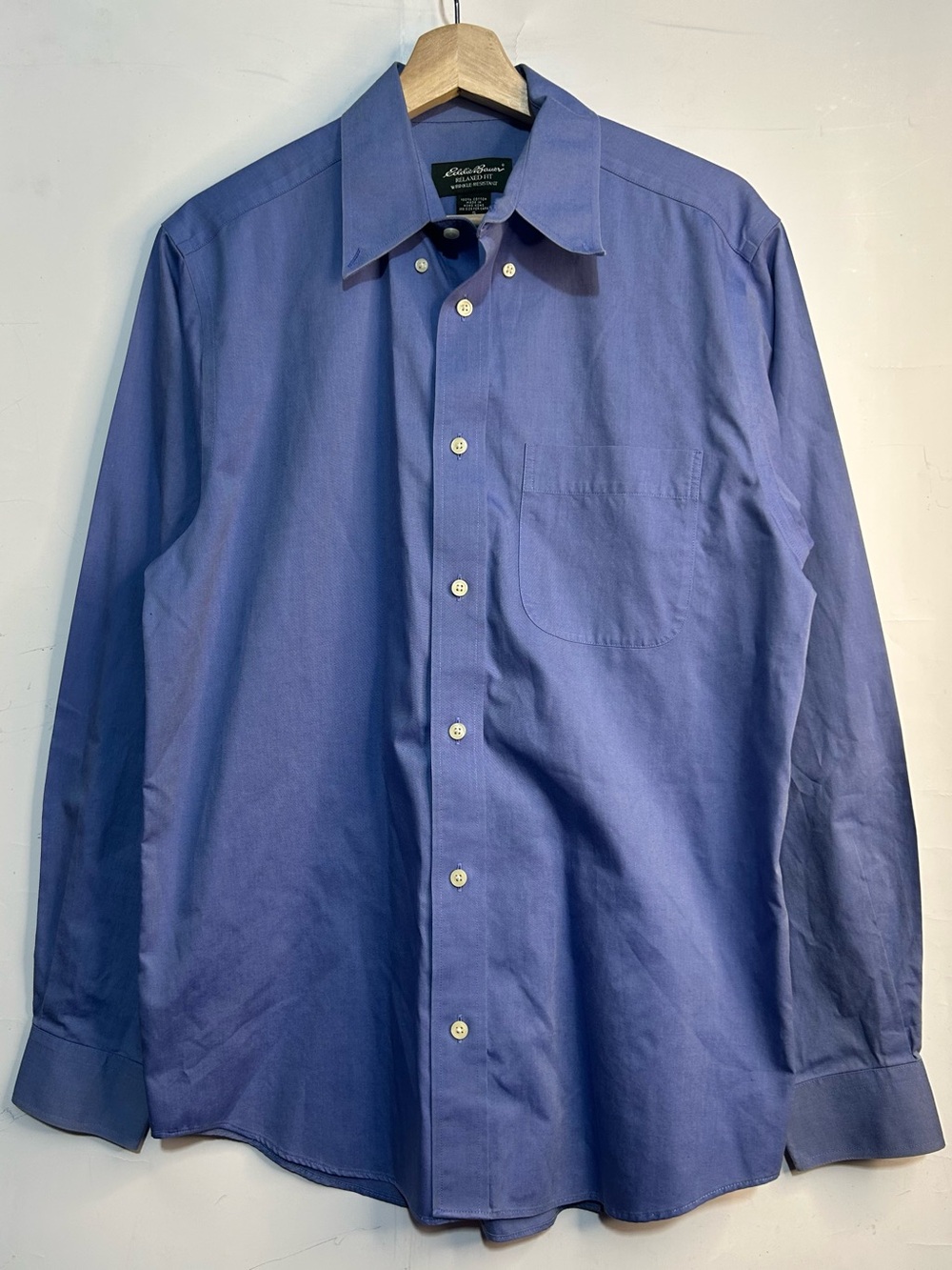 Eddie Bauer Relaxed Fit Wrinkle Resistant Blue Dress Shirt Small